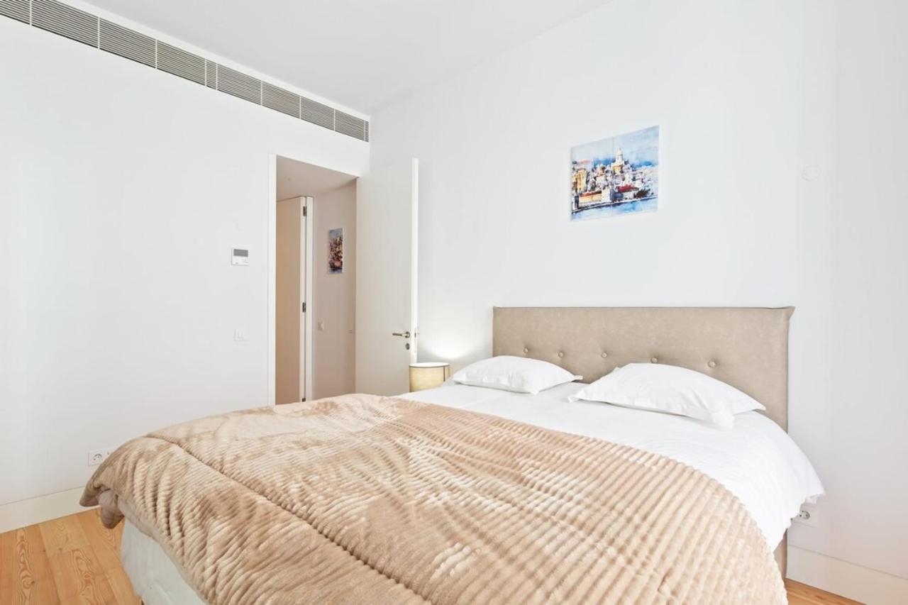 Spacious 1 Bedroom Apartment Near Baixa Lisbon Exterior photo