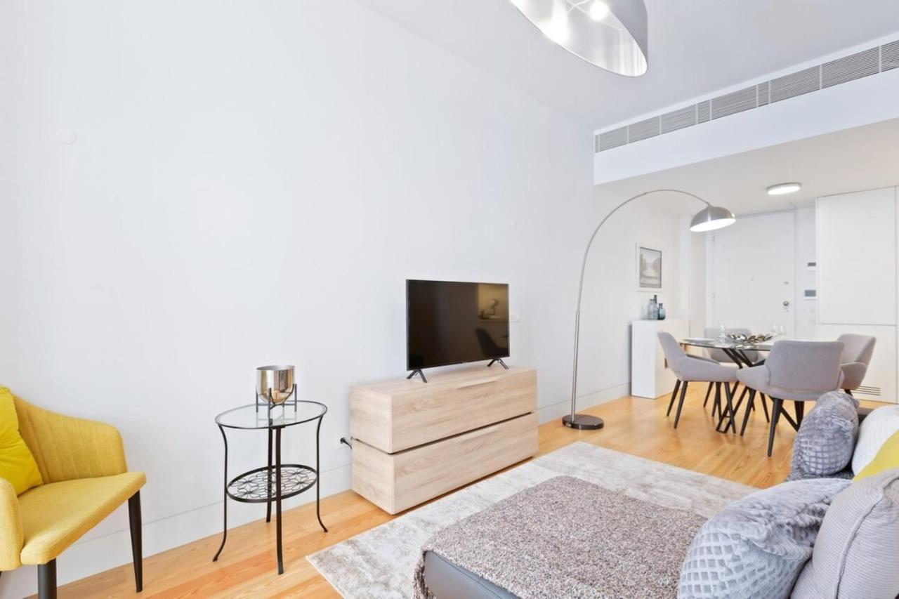 Spacious 1 Bedroom Apartment Near Baixa Lisbon Exterior photo